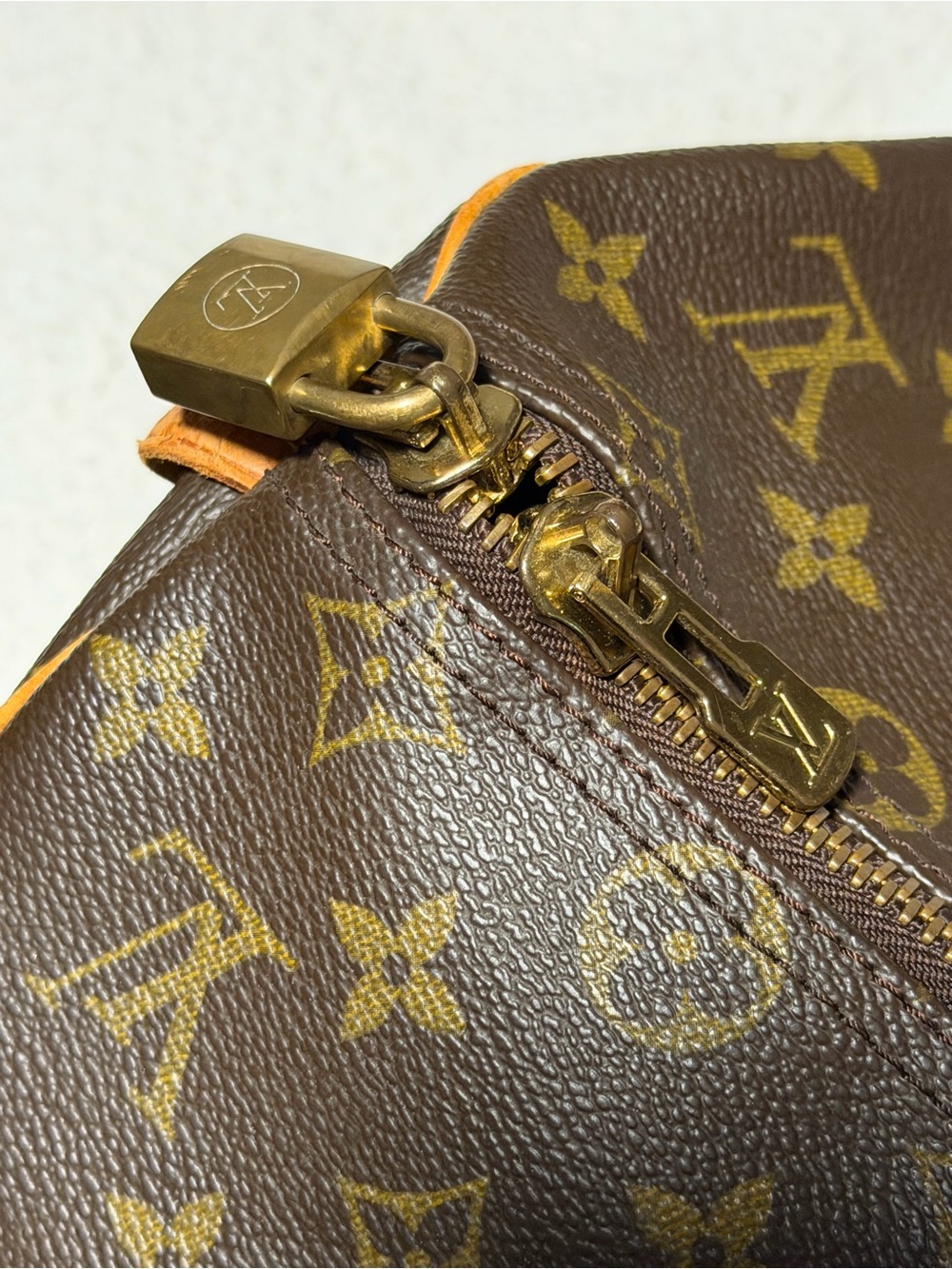 LOUIS VUITTON Keepall 45 - Picture 6 of 9